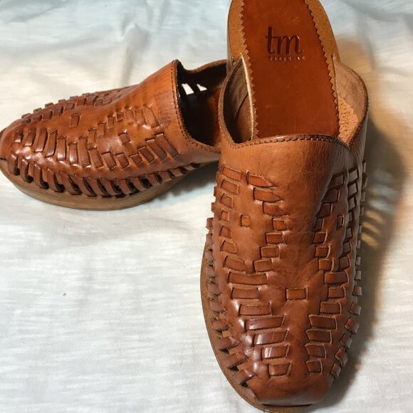 Thom McAn Vintage Wooden Clogs with Woven Leather Uppers Women's 7.5 - Picture 4 of 8